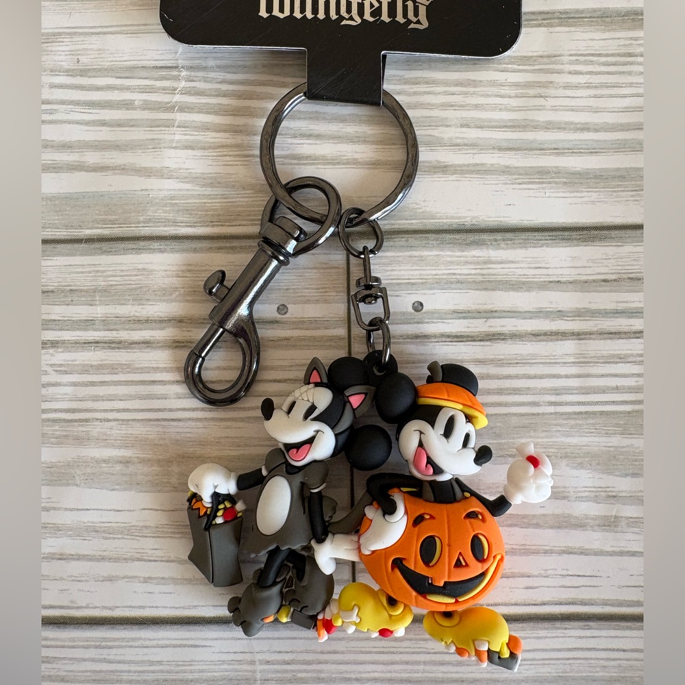 🎃Loungefly Disney Mickey & Minnie Halloween Keychain